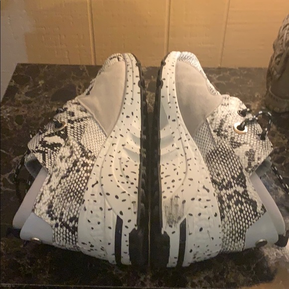 🐍🤍🖤 La Sheelah 🖤🤍🐍 - Picture 4 of 4